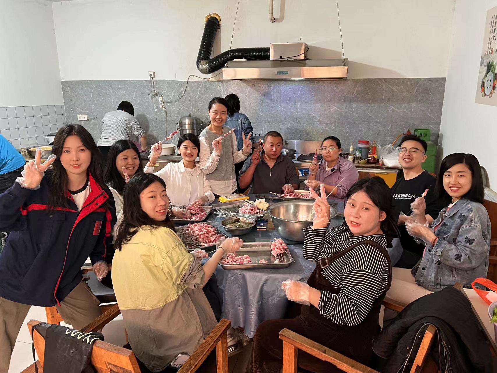 維特瑞燒烤空巴，大家歡聚一堂